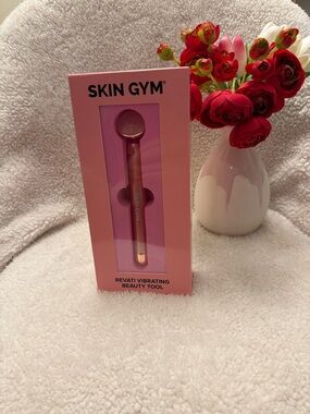 Skin Gym Revati Vibrating Beauty Tool - Pink